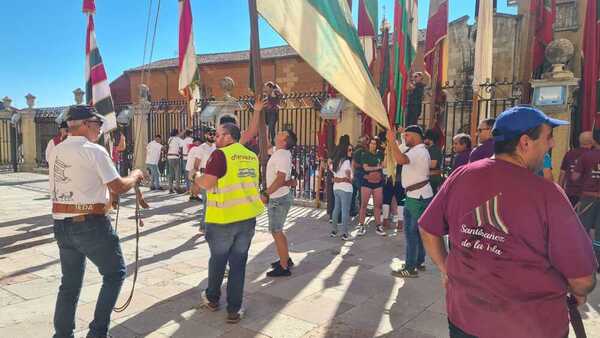 Así vivimos en directo los desfiles de carros y pendones y el acto de las Cantaderas