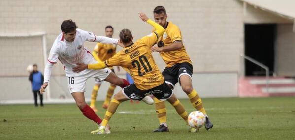 Directo | El Guijuelo pierde el liderato y encaja su primer gol; victoria del Salamanca UDS