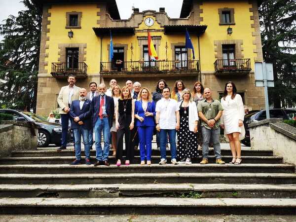 Corporación municipal de Lena