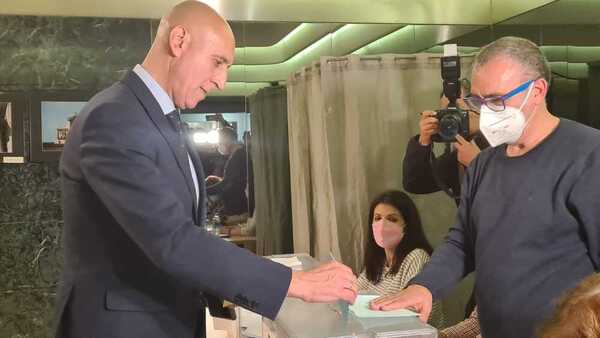 José Antonio Diez, último militante de la agrupación local en León capital que ha ejercido su derecho al voto.