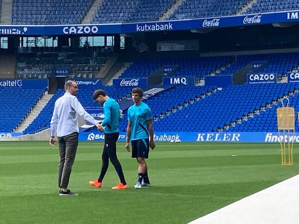 Comienzan a salir los jugadores con las nuevas equipaciones de entrenamiento