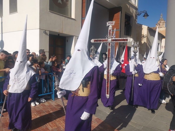 Cruz guía de las Reales Cofradías Fusionadas. Foto: José M. Ramírez