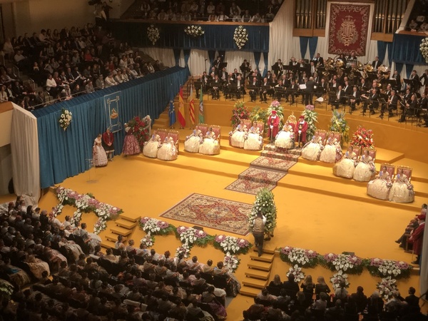 Marina fascina con el azul atlantis