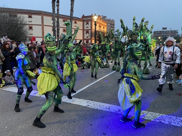 En directo: sigue el desfile del Antroxu de Gijón