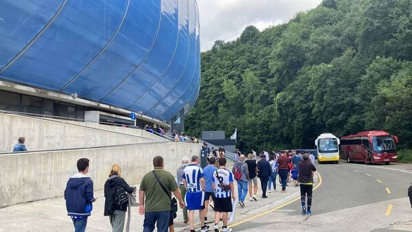La Real Sociedad arranca la pretemporada entre un baño de masas