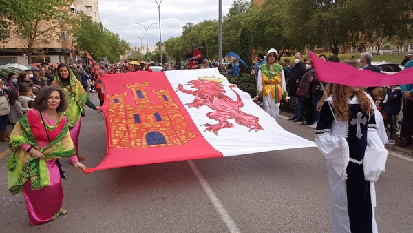 Así hemos contado el desfile de San Jorge de Cáceres