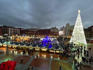 Valladolid enciende las luces de Navidad en 60 calles de la ciudad