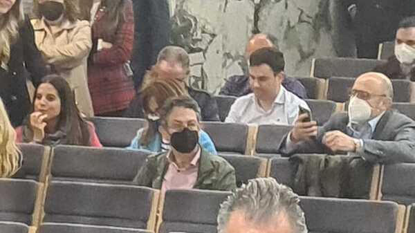 Así deja ver su gesto el actual secretario general del PSOE en León tras conocer el resultado de las urnas. El aparato del partido esta vez no ha podido con José Antonio Diez.