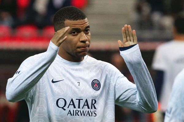 Mbappé reabre el culebrón y pide salir del PSG en enero.