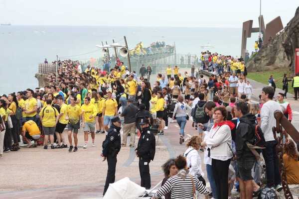 Gran ambiente en San Sebastián en la primera jornada de regatas. / Maika Salguero
