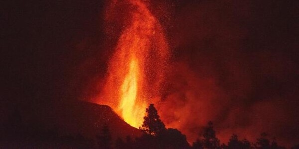 Erupción del volcán de La Palma en directo: La expansión de una lengua obliga a evacuar Todoque