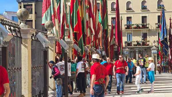 Así vivimos en directo el desfile de carros y pendones y las Cantaderas