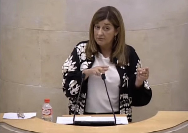 María José Sáenz de Buruaga, durante la intervención de este viernes. Foto. Daniel Pedriza