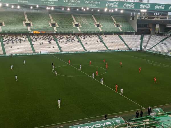 El Murcia pierde una oportunidad de oro en Córdoba