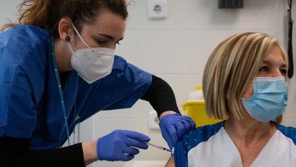 ¿Por qué tantos sanitarios alemanes rechazan la vacuna?