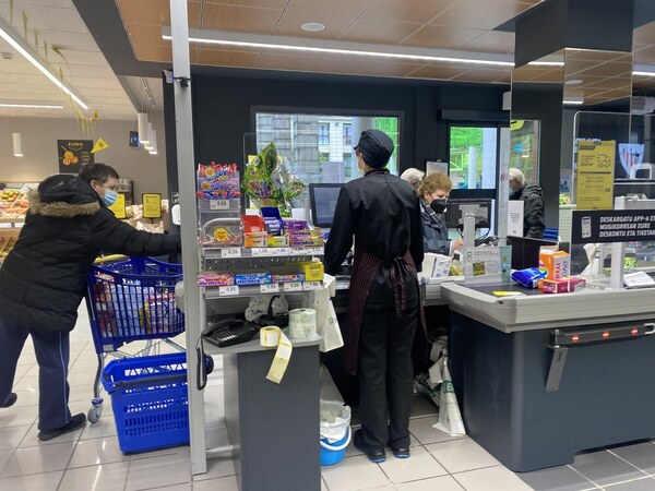 Bizkaia se libera de la mascarilla solo a medias