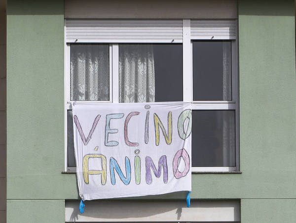 Falta una hora para salir a las ventanas para aplaudir a los sanitarios que luchan contra el coronavirus. Y este viernes, en Cantabria el aplauso también irá para los trabajadores del sector primario: agricultores, ganaderos y pescadores