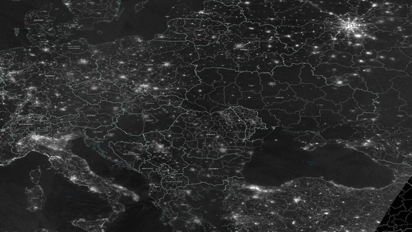 Así se veía Ucrania, a oscuras, desde el espacio, tras el bombardeo masivo del miércoles (Reuters)