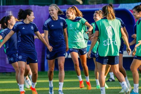 A vida o muerte ante Dinamarca