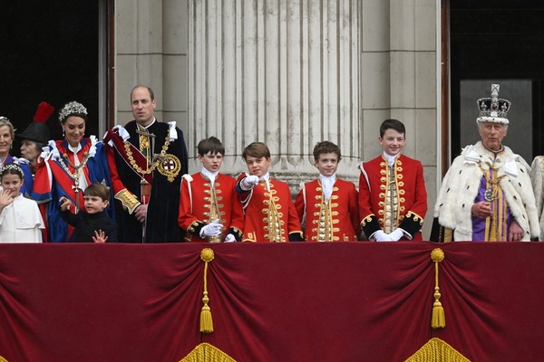 Coronación del Rey Carlos III y Camila, en directo: saludo desde el balcón de Buckingham, ceremonia, vestidos de invitados y última hora hoy