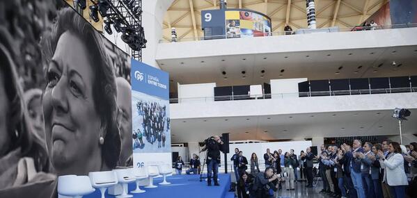 Aznar, Rajoy y Feijoo en Valencia | DIRECTO | Feijóo une a Aznar y Rajoy en Valencia