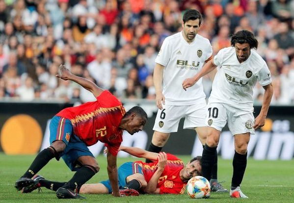 Mestalla disfruta con sus viejos ídolos