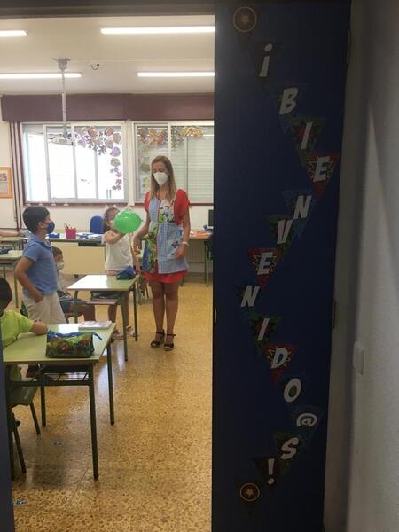 Los cerca de 800 alumnos del Ceip Gerardo Diego, de Santa Maria de Cayón, ya están en sus aulas. Es el colegio público de Infantil y Primaria más grande de Cantabria.
