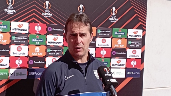 En la rueda de prensa previa al choque de esta el técnico del Sevilla FC, Julen Lopetegui, comentó la actualidad de su equipo #SevillaFC #UEL